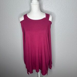 Women's  NWT  Kenneth Cole Reaction Fuchsia Top with cut outs Size Large